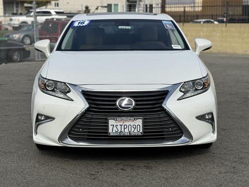 2016 Lexus ES 300h Base
