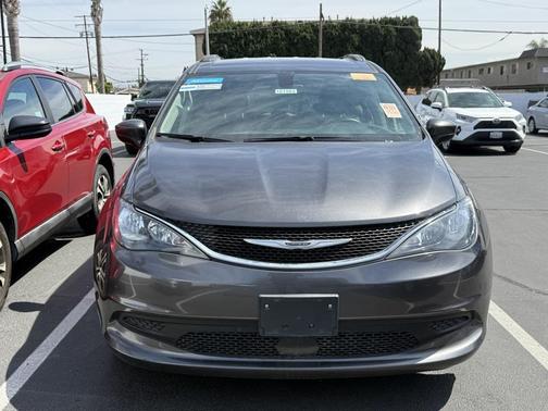 2021 Chrysler Voyager LXI