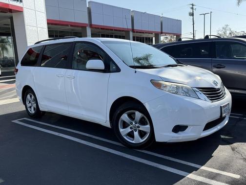 2011 Toyota Sienna LE