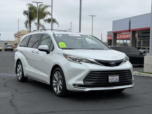 2024 Toyota Sienna Platinum 7 Passenger