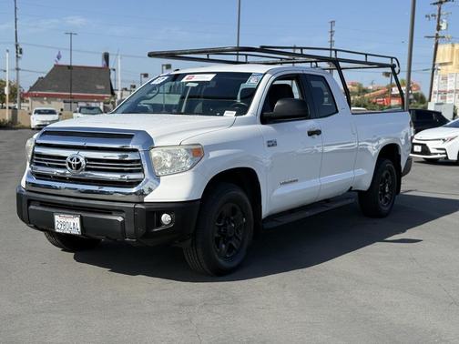 2017 Toyota Tundra SR5