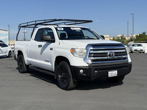 2017 Toyota Tundra SR5