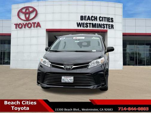 2019 Toyota Sienna LE