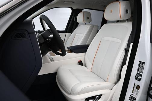 Arctic White 2026 Rolls-Royce Cullinan