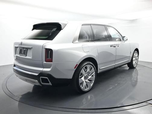 Silver 2026 Rolls-Royce Cullinan