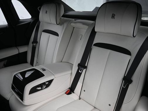 2026 Rolls-Royce Ghost BADGE