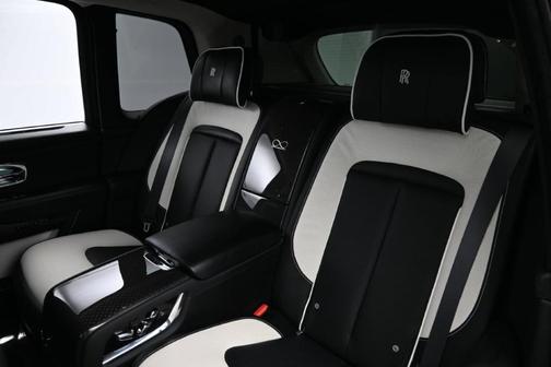 Black Diamond 2025 Rolls-Royce Cullinan