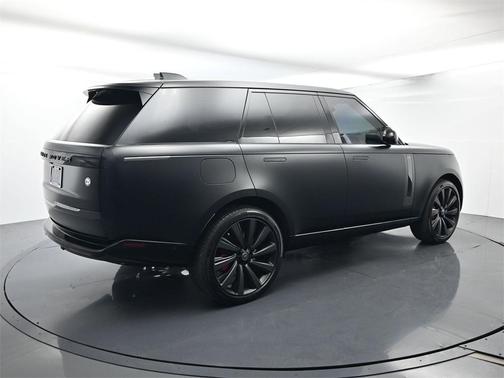 2025 Land Rover Range Rover P615 SV