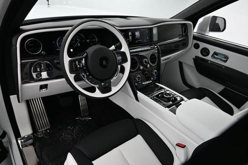 Arctic White 2025 Rolls-Royce Cullinan