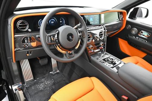 Black Diamond 2027 Rolls-Royce Cullinan BADGE
