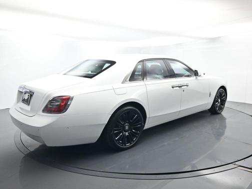 Arctic White 2021 Rolls-Royce Ghost