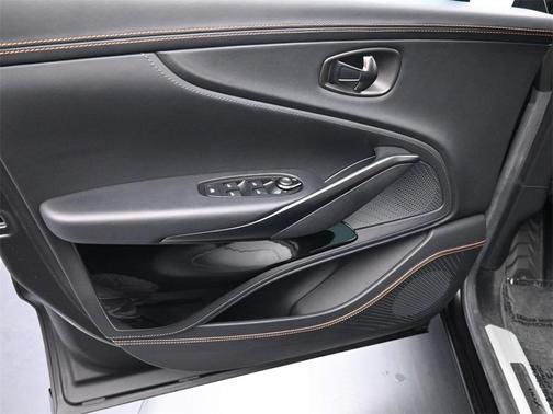 2024 Aston Martin DBX 707