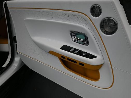 2025 Rolls-Royce Spectre 