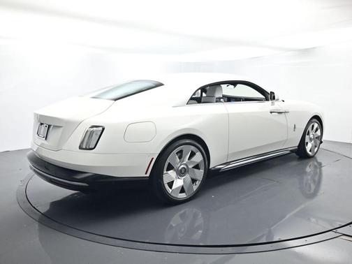 English White 2025 Rolls-Royce Spectre
