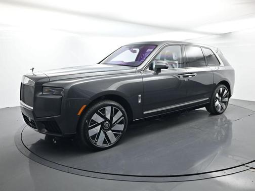 Light Windsor Gray Metallic 2026 Rolls-Royce Cullinan