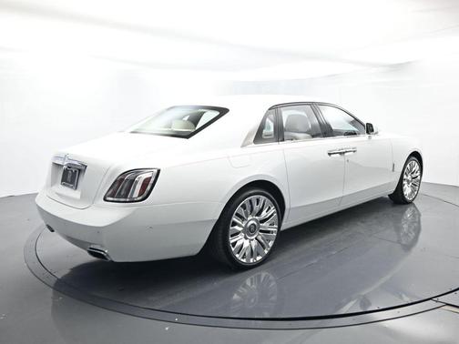 2025 Rolls-Royce Ghost 