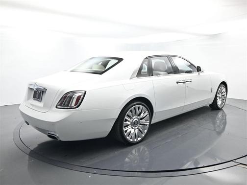 2025 Rolls-Royce Ghost 