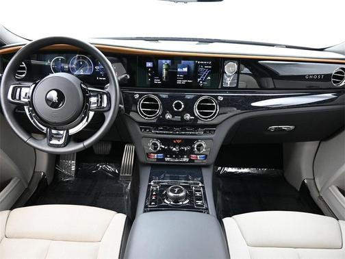 2025 Rolls-Royce Ghost 
