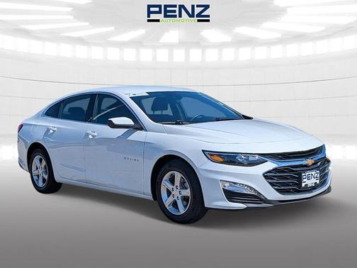 Summit White 2024 Chevrolet Malibu LT