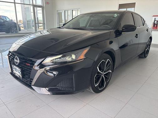 2025 Nissan Altima SR