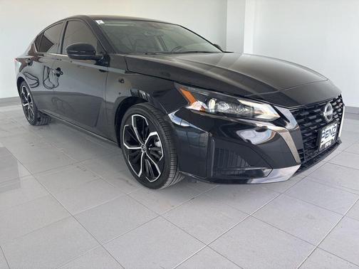 2025 Nissan Altima SR