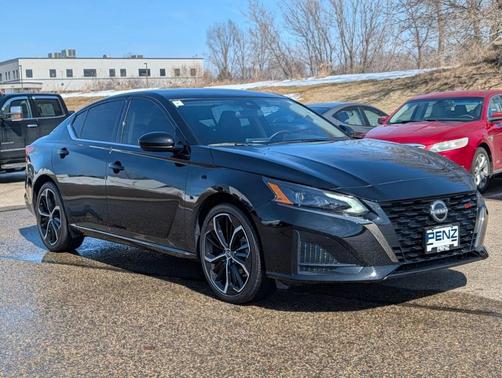 2025 Nissan Altima SR