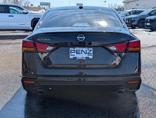 2025 Nissan Altima SR