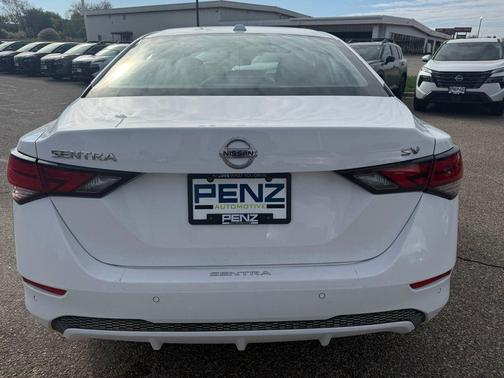Cloud White 2022 Nissan Sentra SV