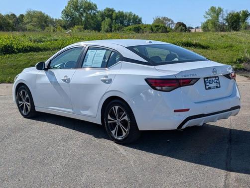 Cloud White 2022 Nissan Sentra SV