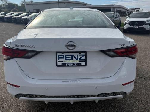 Cloud White 2022 Nissan Sentra SV