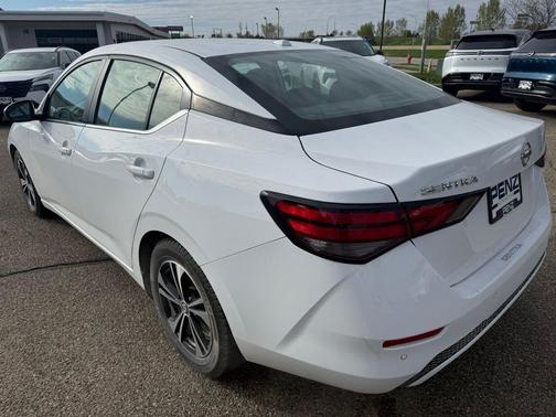 Cloud White 2022 Nissan Sentra SV