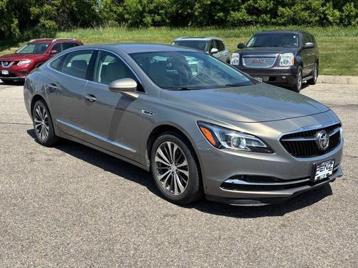 Pepperdust Metallic 2017 Buick LaCrosse Essence