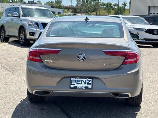 Pepperdust Metallic 2017 Buick LaCrosse Essence