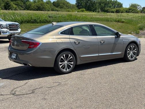 Pepperdust Metallic 2017 Buick LaCrosse Essence