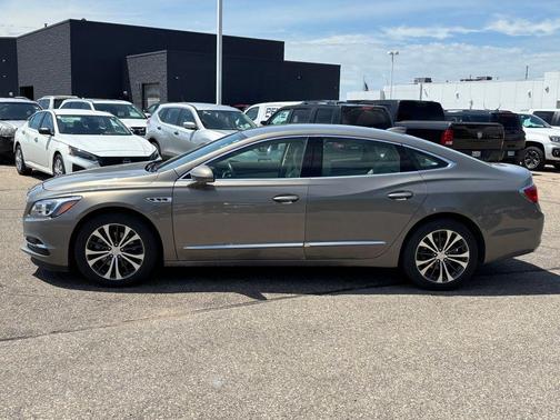 Pepperdust Metallic 2017 Buick LaCrosse Essence