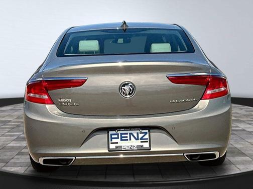 Pepperdust Metallic 2017 Buick LaCrosse Essence