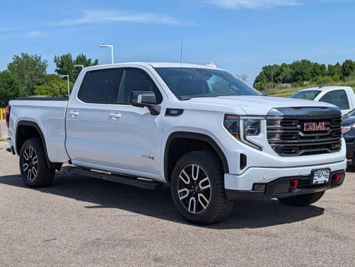 Summit White 2023 GMC Sierra 1500 AT4