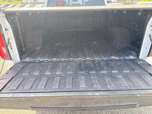 Summit White 2023 GMC Sierra 1500 AT4