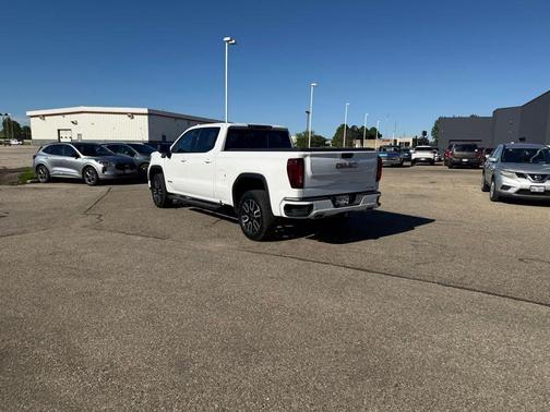 Summit White 2023 GMC Sierra 1500 AT4