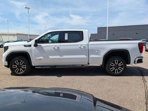 Summit White 2023 GMC Sierra 1500 AT4