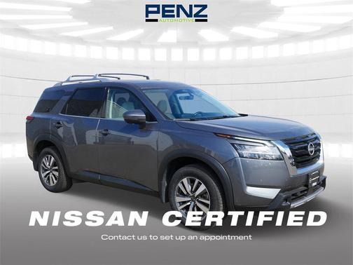 2023 Nissan Pathfinder SL