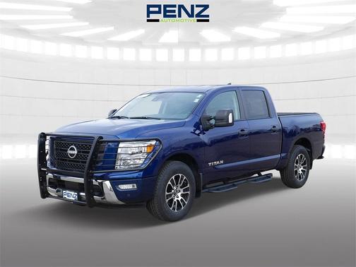 2023 Nissan Titan SV