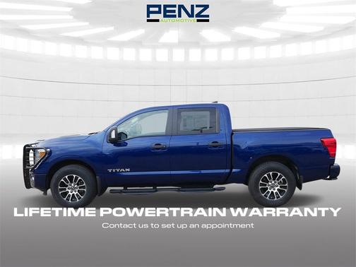 2023 Nissan Titan SV