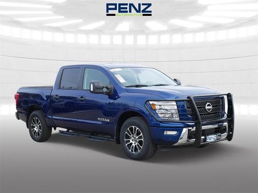2023 Nissan Titan SV