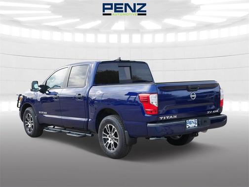 2023 Nissan Titan SV