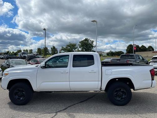 2022 Toyota Tacoma SR