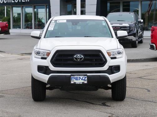 2022 Toyota Tacoma SR