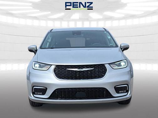 Silver Mist Clearcoat 2023 Chrysler Pacifica Touring-L