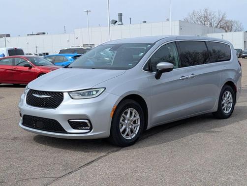 Silver Mist Clearcoat 2023 Chrysler Pacifica Touring-L