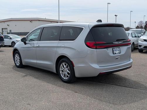 Silver Mist Clearcoat 2023 Chrysler Pacifica Touring-L